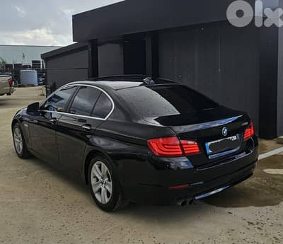 BMW 5-Series 2011 528i V6