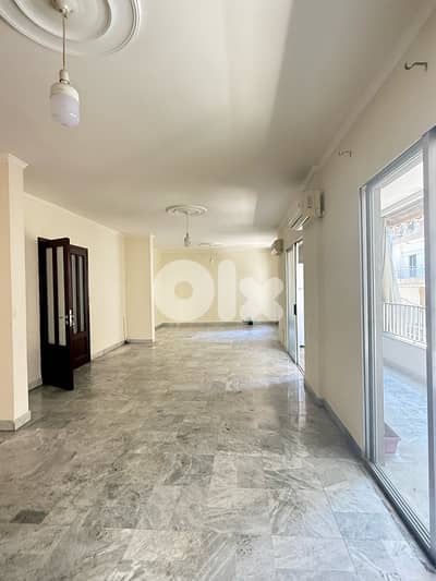 Spacious apartment for rent in Achrafieh