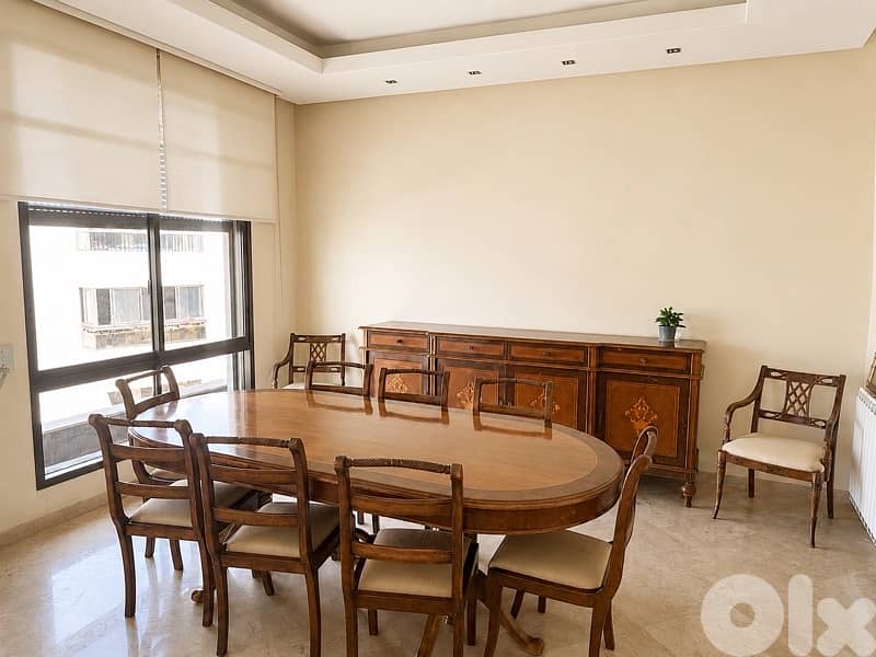 Full dining room 0