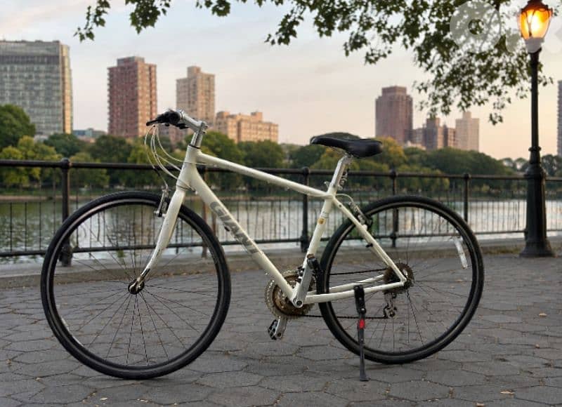 GIANT Hybrid Bike – Clean, Fast & Ready to Ride 0
