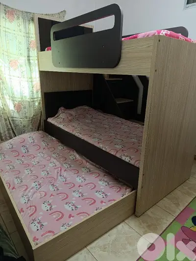 3 beds with stairs تخت عدد ٣ مع درج