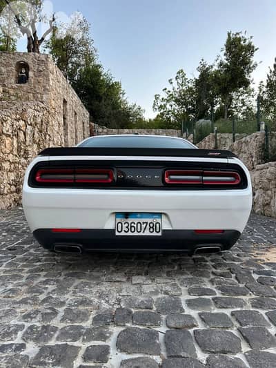 Dodge Challenger 2016 clean carfax