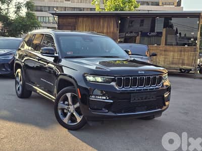 2023 JEEP GRAND CHEROKEE LIMITED   Black On Black  Low Miles TOP CAR!!