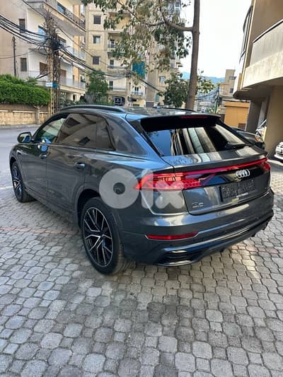 Audi Q8 Quattro S-line Prestige 2019 gray on black (clean carfax)