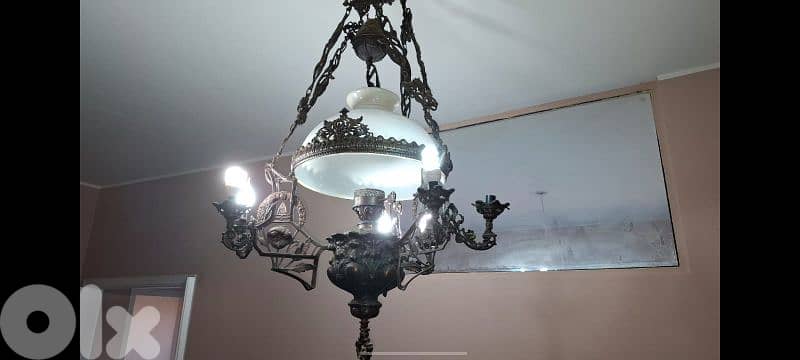 chandelier 0