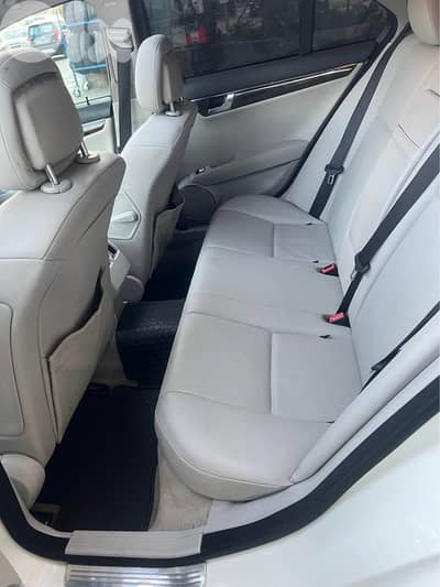 Mercedes-Benz C-300 2010