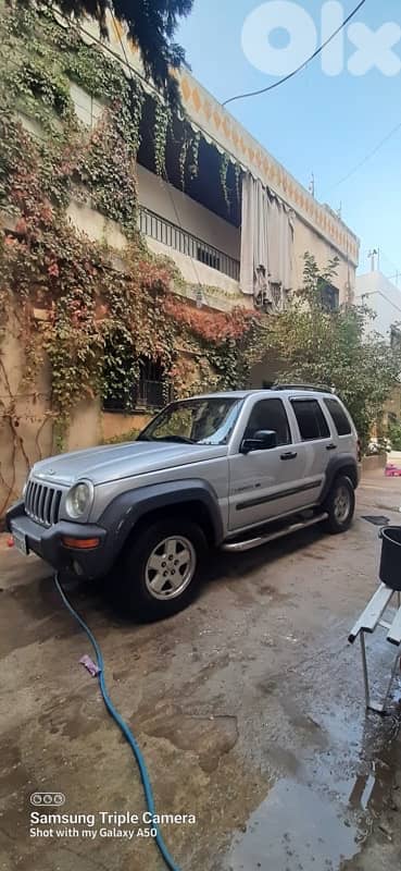 جيب ليبرتى 2002
