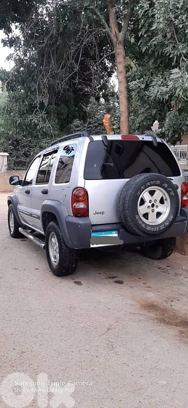 جيب ليبرتى 2002