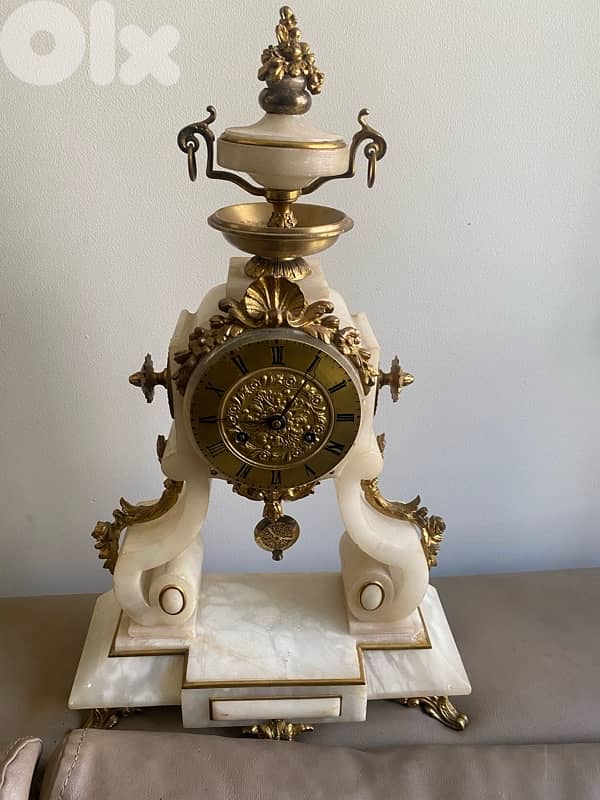 old french alabaster marble clock. works 0