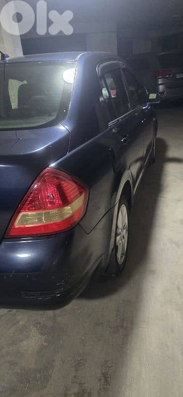 Nissan Tiida 2011 70979442