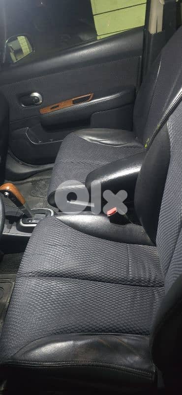 Nissan Tiida 2011 70979442