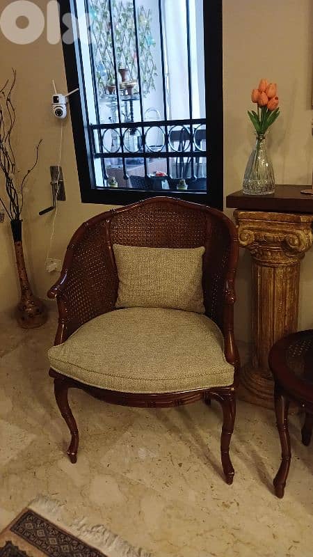 armed chairs,like new. 1