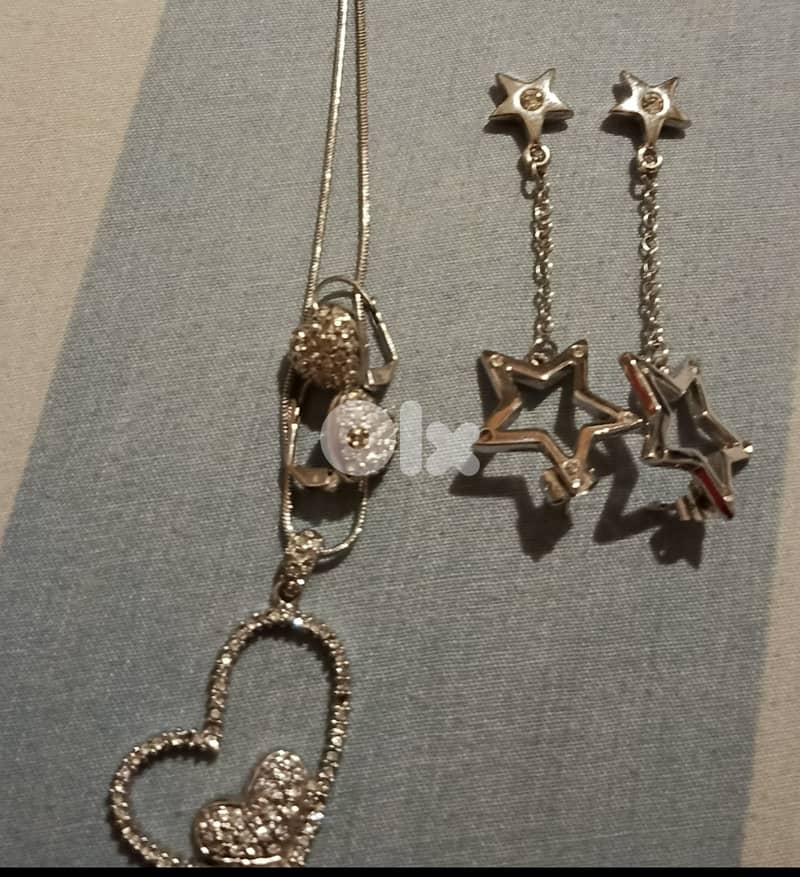 Swarovski crystal 0