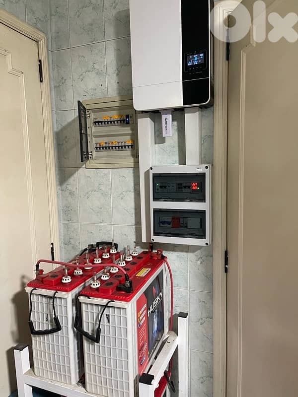 growatt inverter and 4 tubular batteries and stand 0