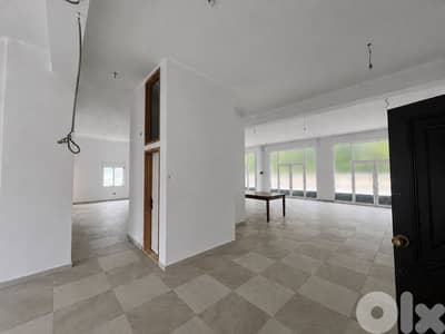 Showroom for rent in Bikfaya-Zeghrine MQBS005