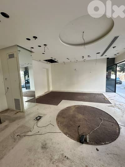 Shop For Rent In The Heart Of Downtown
