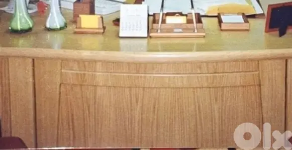 مكتب قشرة سنديان فخم بحالة ممتازة