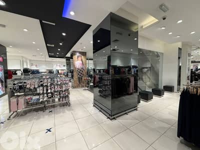 Showroom For Rent in Hamra