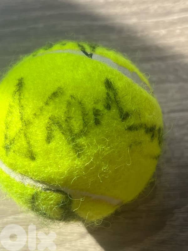 signed padel ball 4