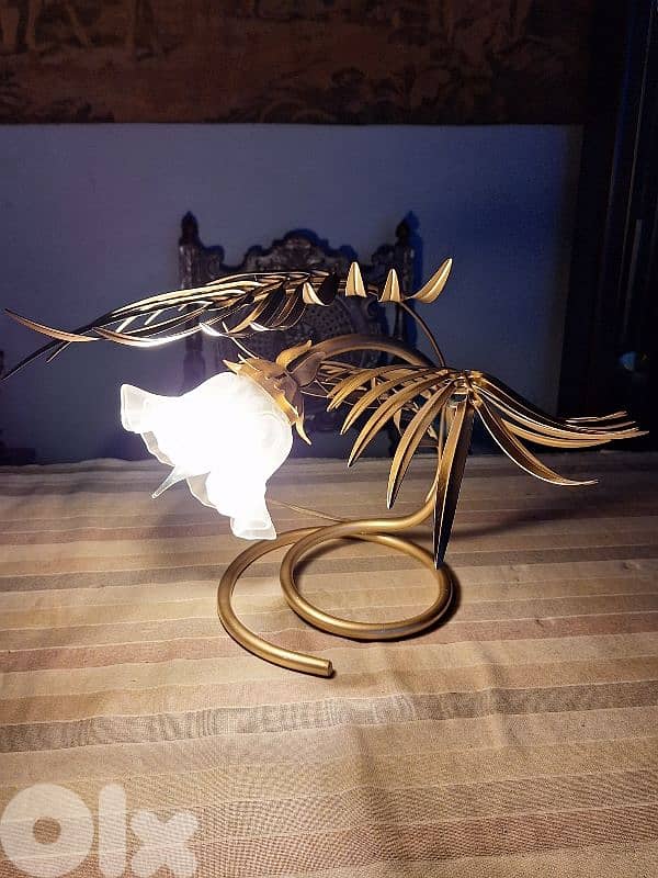 antique flower shaped lamp 0
