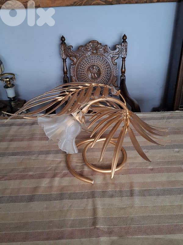antique flower shaped lamp 1