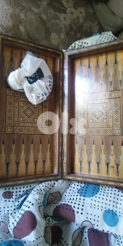 طاولة زهر 0
