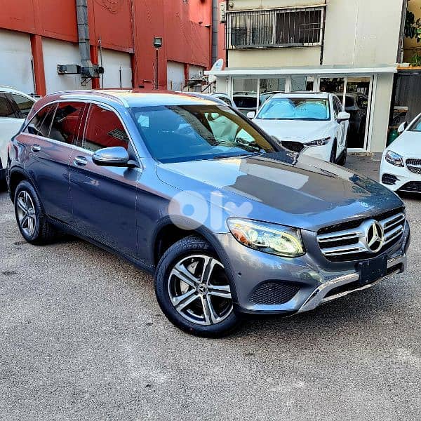 MERCEDES-BENZ GLC 300 4MATIC LUXURY EDITION 2017 MINT CONDITION 0