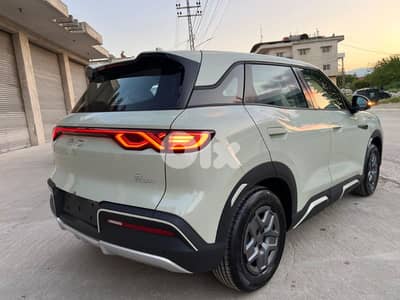 BYD Yuan UP Crossover Electric 2025