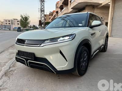 BYD Yuan UP Crossover Electric 2025