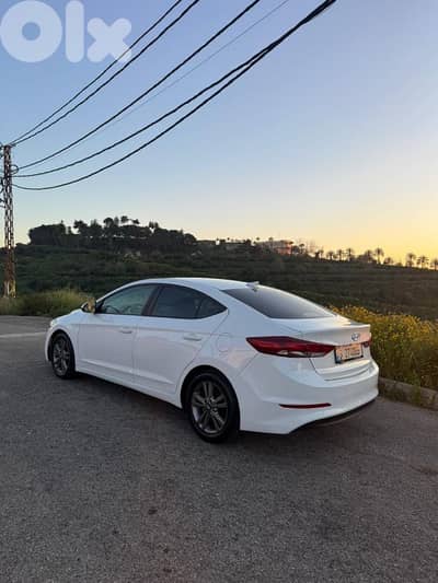 Hyundai Elantra 2017