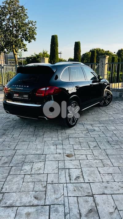 Porsche Cayenne 2012 “S” Company Source