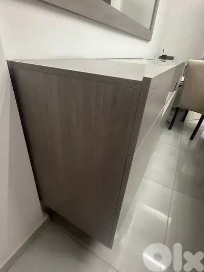 خرانة للبيع