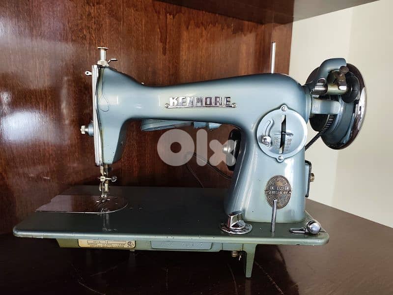 vintage sewing machine 0