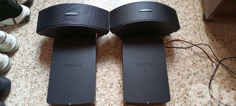 BOSE sound system speaker's 0