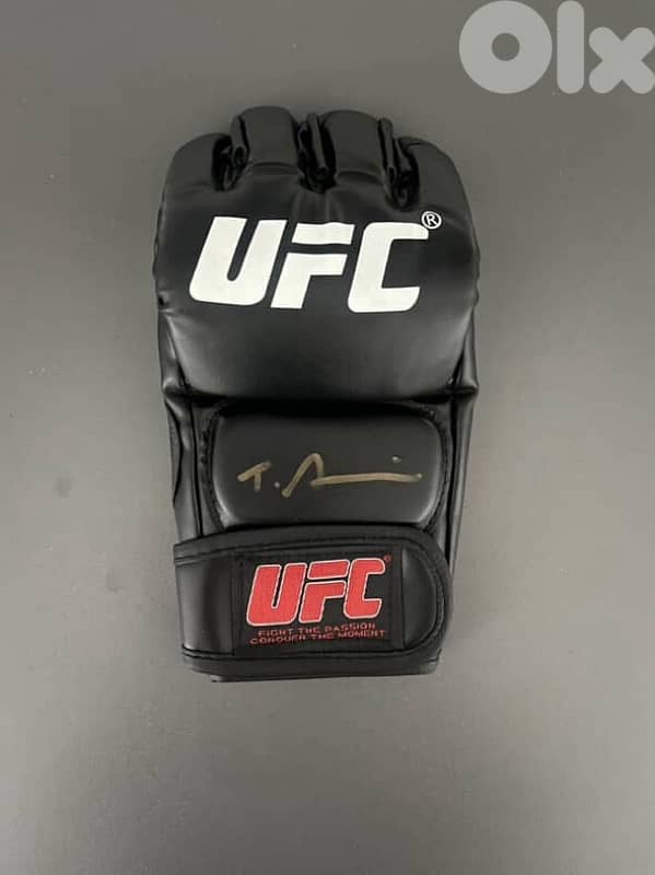 Certified MMA Gloves Signed By Tom Aspinal 0
