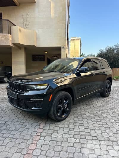 Jeep Grand Cherokee Limited Plus 2023 black on black (clean carfax)