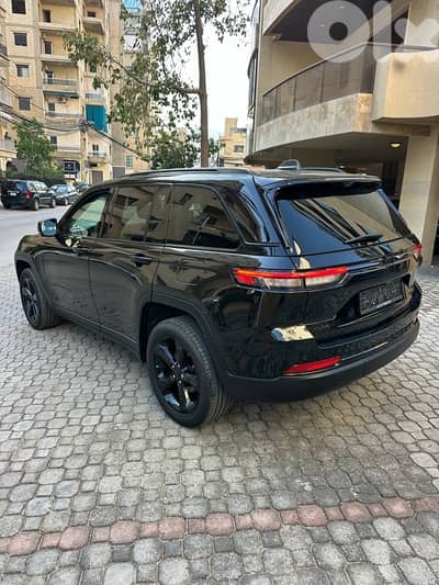 Jeep Grand Cherokee Limited Plus 2023 black on black (clean carfax)