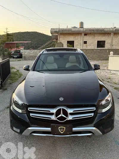 GLC 300 2018 ! 4matic ! Clean Carfax ! Special Price ! Full Service !