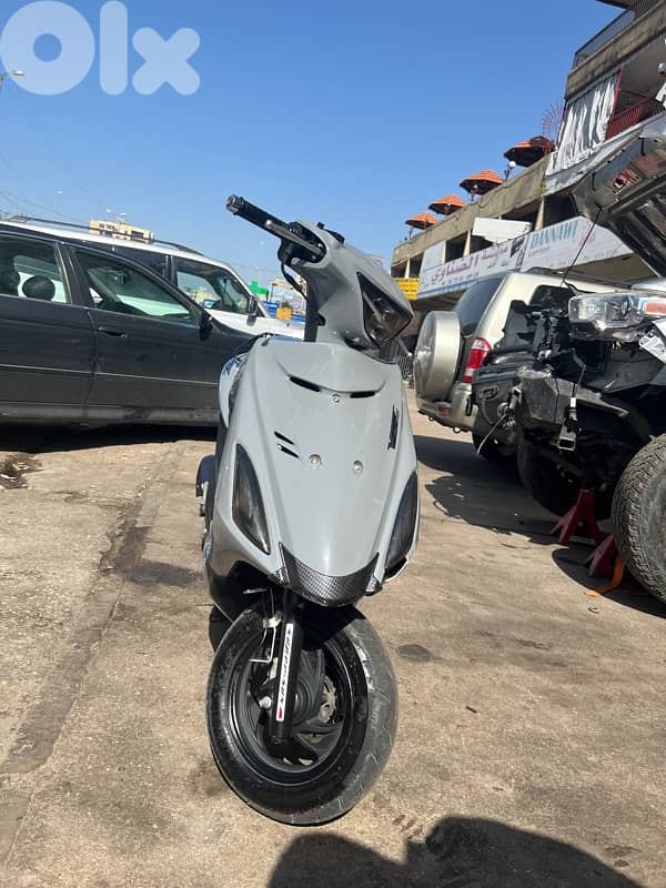 V150 Azzo 2025 0