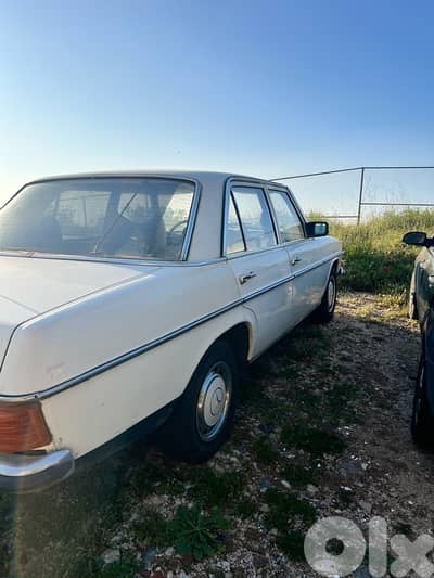 Mercedes-Benz 200 Series 1975