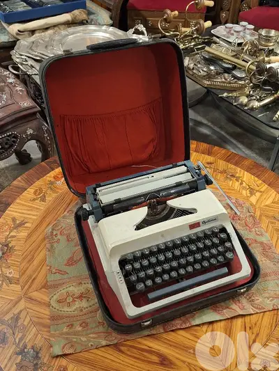 vintage arabic typewriter