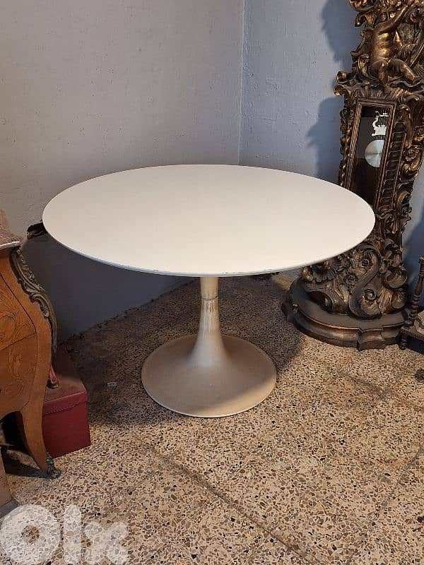 vintage french 4 chairs and fiber round table 4