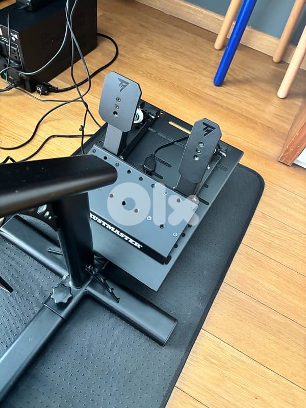 sim racing setup, Thrustmaster 3