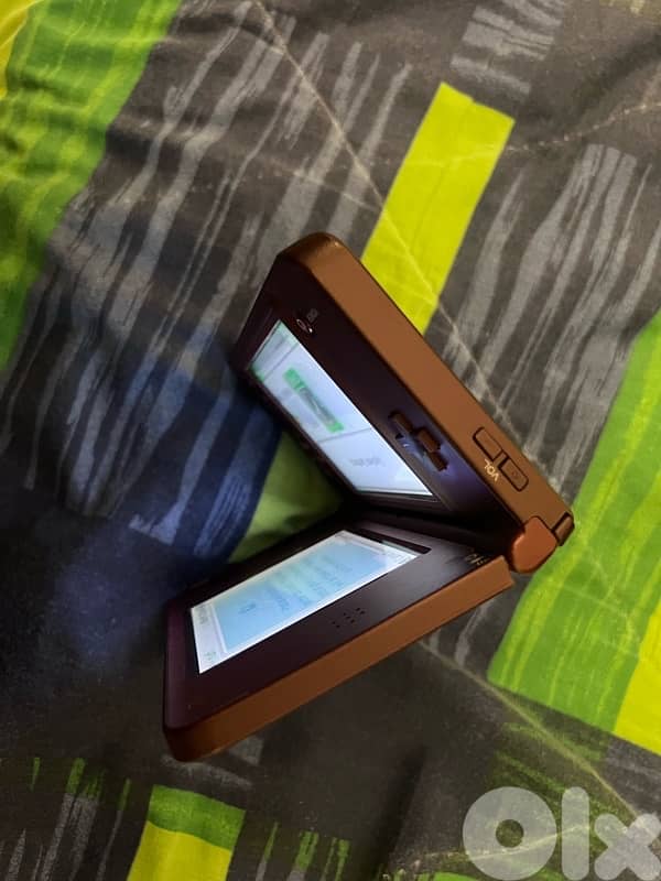 Nintendo DSI XL 4