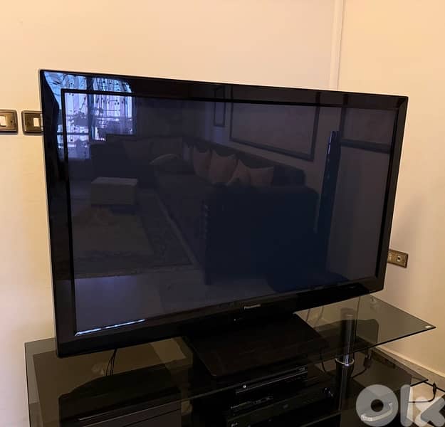Panasonic plasma 50 inch tv + black TV unit 0