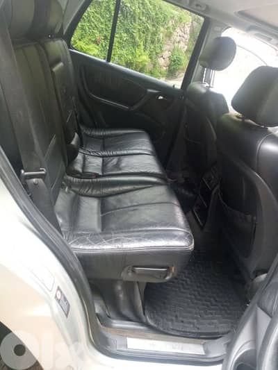 جيب مرسيدس ml320 موديل 2002 خارق وبيقتو بقلبو