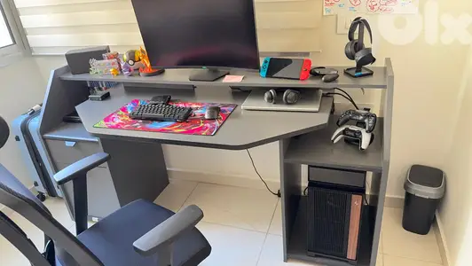 Gaming Desk with Built-In Shelves & PC Compartment