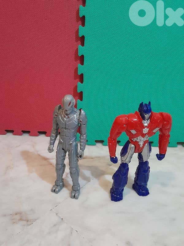 ultron and optimus prime figures 0