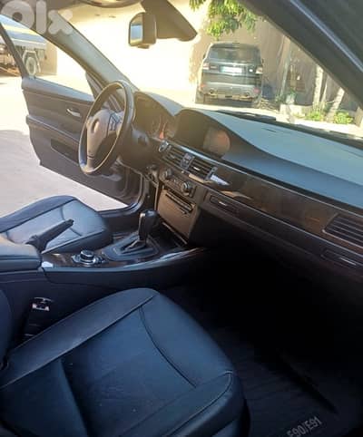 BMW 3-Series 2011