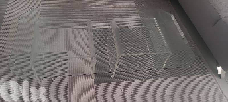 Glass Table with plexiglass support 7